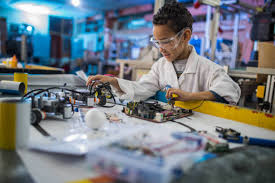YEAR 2: HIGHER NATIONAL DIPLOMA IN ELECTRICAL AND ELECTRONICS ENGINEERING 